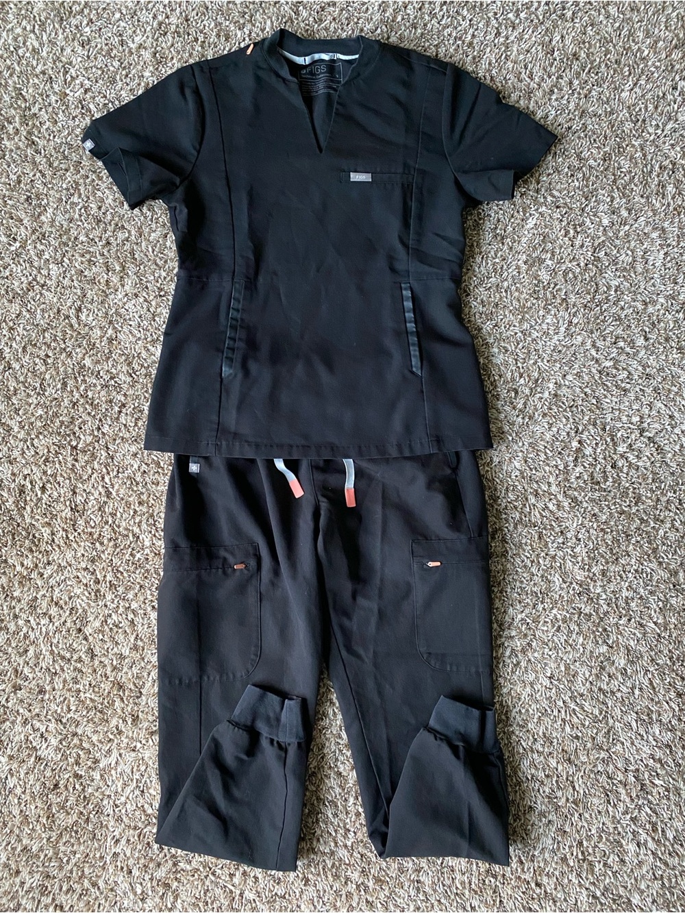 FIGS scrub set black muoy jogger pants slim odesa top